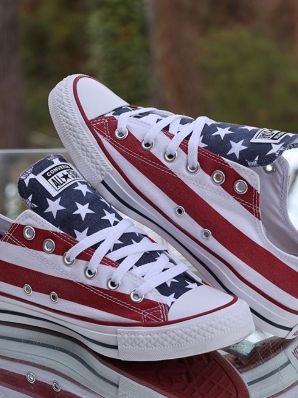 LIKE NEW Converse "Stars and Stripes"  W 10